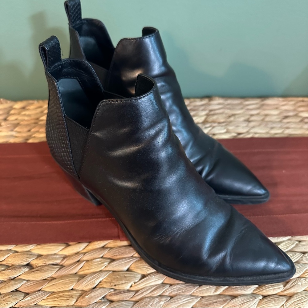 Dolce Vita Black Leather Ankle Booties
